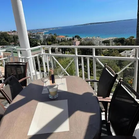 Francia Superbe F3 Balcon Vue Piscine